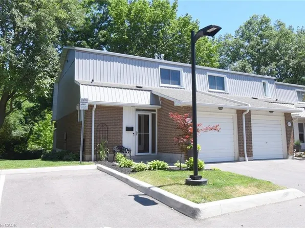 459 Woodview Rd #8, Burlington, ON L7N 2Z9