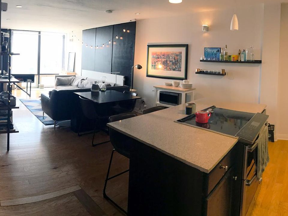 1st image of 3000 Farnam St APT 9G