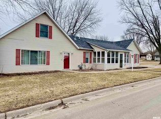 2418 N 11th St, Clinton, IA 52732