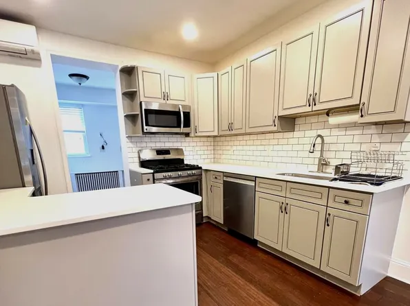 1320 Crease St, Philadelphia, PA 19125