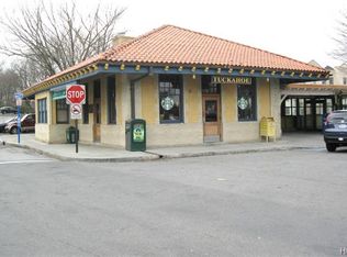 122 Gailmore Dr, Yonkers, NY