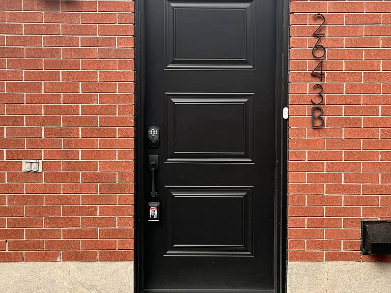 2643 Don St #B — Photo 2
