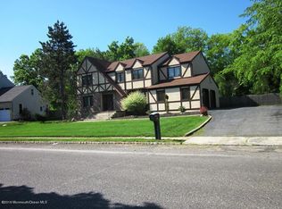 43 Manor Dr, Marlboro, NJ 07746