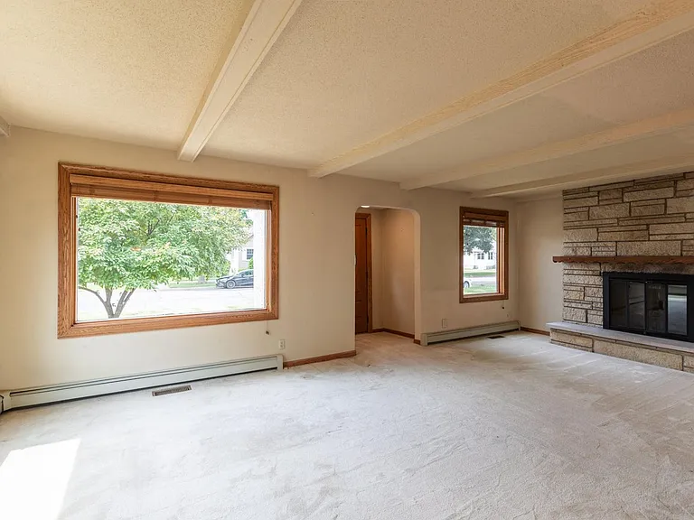 2406 Wood St — Photo 16