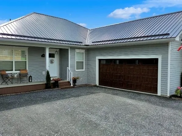 136 Richmond St, Woodstock, NB E7M 2P2