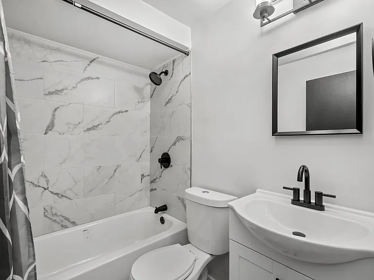 5554 Avondale Place — Photo 2