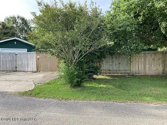 5th image of 4332 Betts Cir