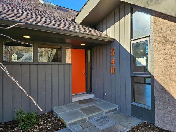 540 West Fairfield COURT, Glendale, WI 53217