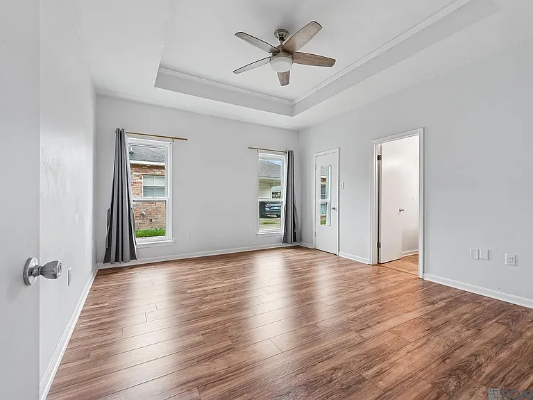 777 Hadley Dr — Photo 6