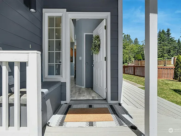 2 bed, 1.5 bath, 1229 sqft, $2,750 — Photo 4