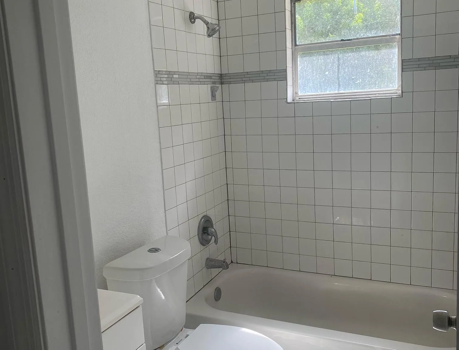 1212 Nobles Ter — Photo 3