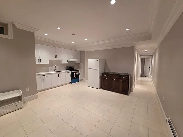 4758 Bond St — Photo 17
