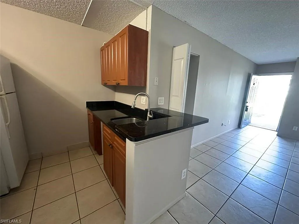 1 bed, 1.0 bath, 860 sqft, $1,600 — Photo 3