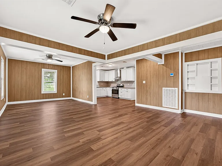 8111 Main St — Photo 10