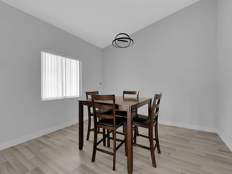 724 Zalataia Way — Photo 12