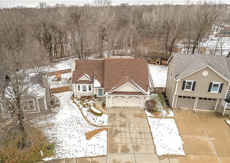 1st image of 1134 Blue Bird Ln