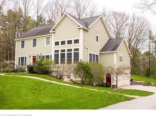 84 Falmouth Rd, Falmouth, ME 04105