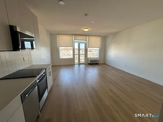 42 John St #207