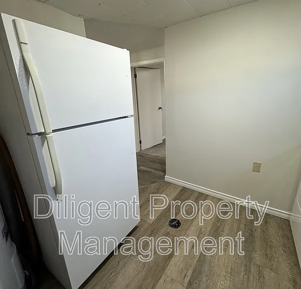 581 Barnes Cres #6 — Photo 10