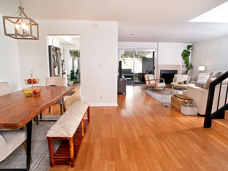 18200 Andrea Cir S #3 — Photo 3
