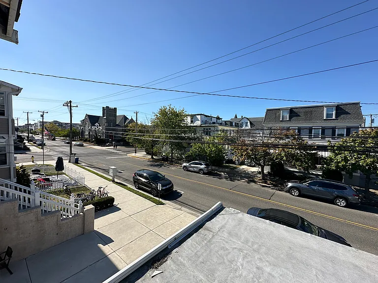 509 E 7th St #2 — Photo 12