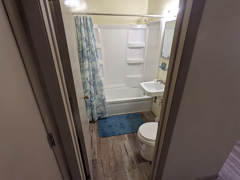 3401 W Wells St #8 — Photo 6