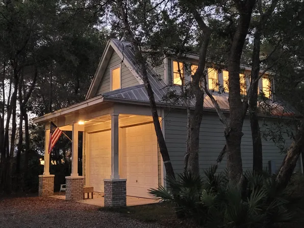 69 Apple Ct APT A, Pt Washington, FL 32459