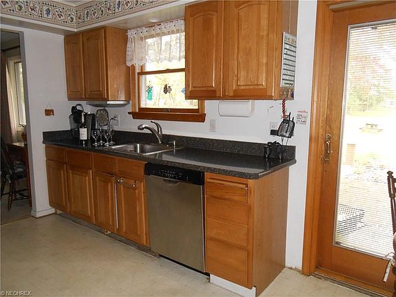 5th image of 6186 Brighton Dr