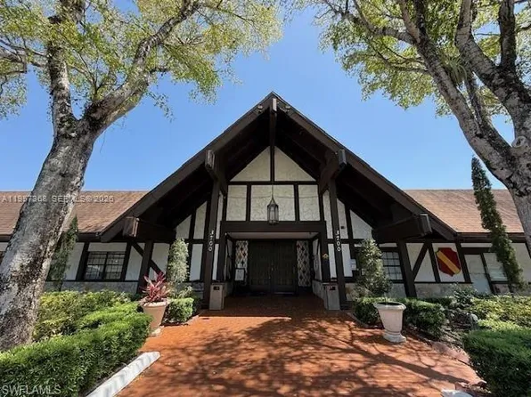 3760 Inverrary Dr APT 1W, Lauderhill, FL 33319