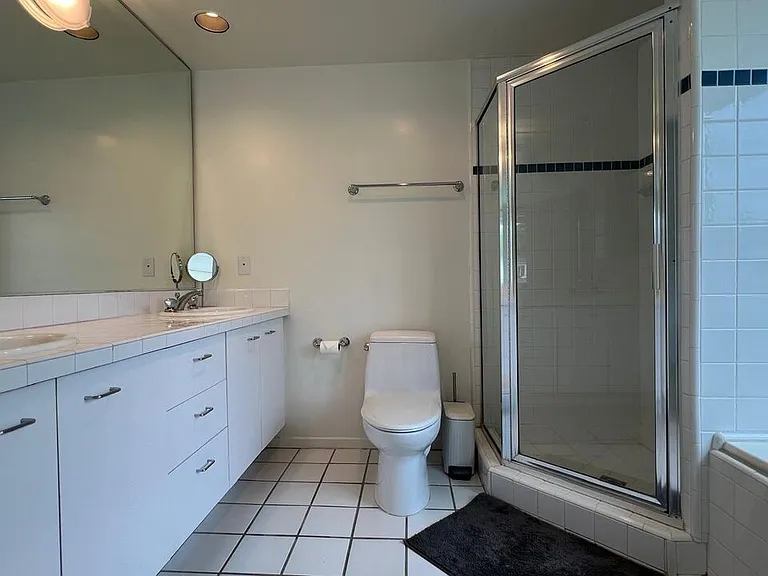 807 21st St #3 — Photo 38