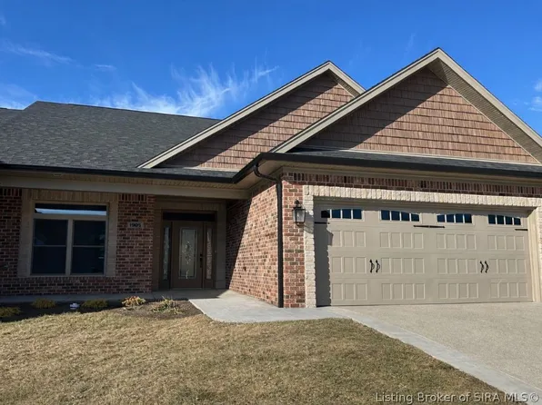 1905 Mystic Falls #228 Circle, Jeffersonville, IN 47130