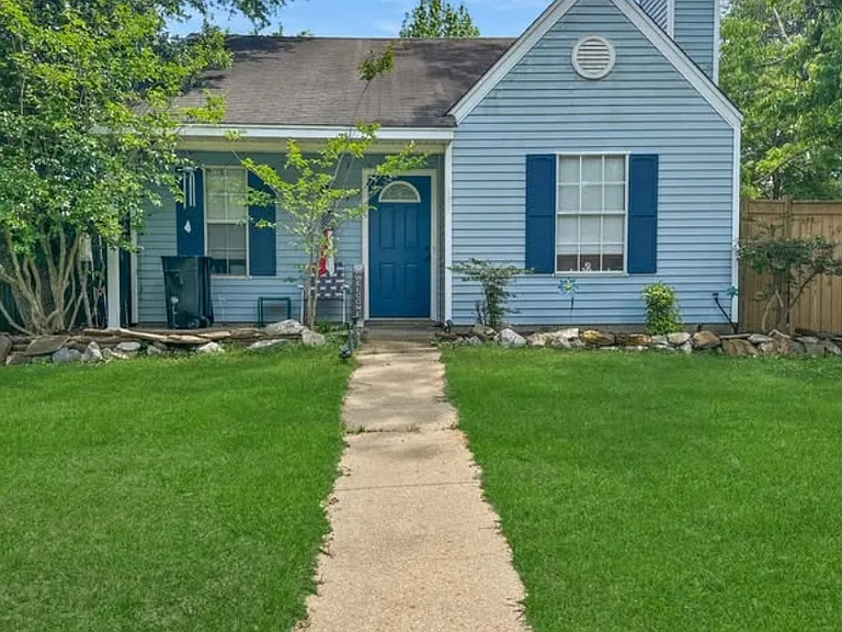 Cumberland Rd — Photo 1