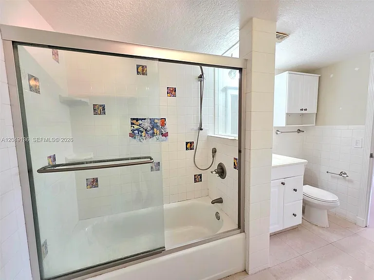 1400 NE 57th Ct #202 — Photo 14