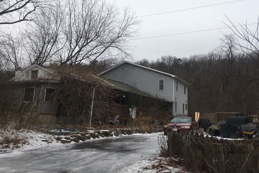2nd image of 315 Fox Hollow Rd
