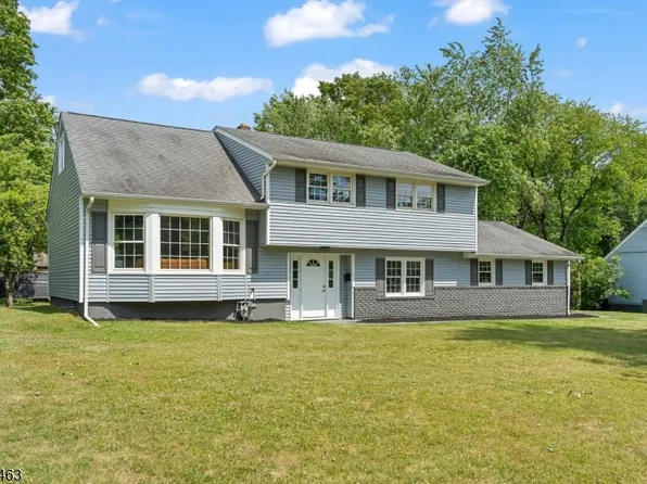 8 Crest Dr, Bridgewater Twp., NJ 08805