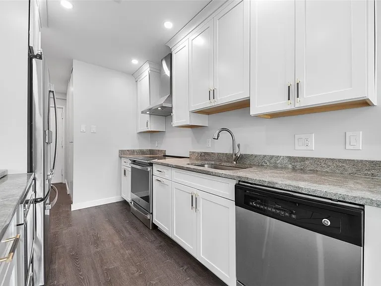 320 Fort Duquesne Blvd #8N — Photo 4