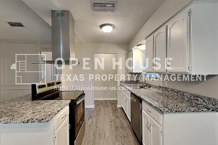 8037 Berrybrook Dr — Photo 6