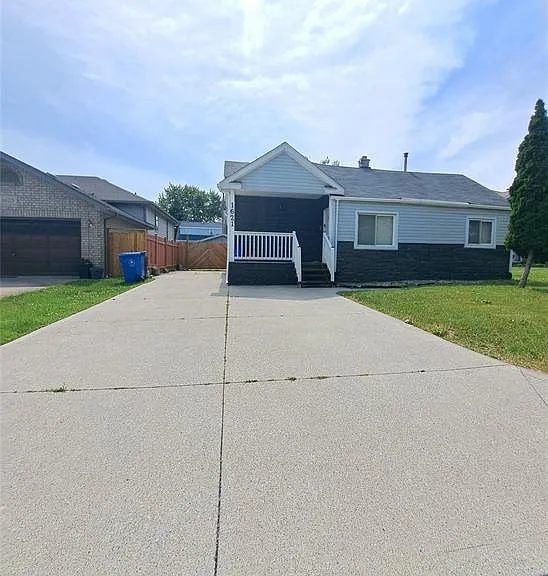 1621 California Ave — Photo 2