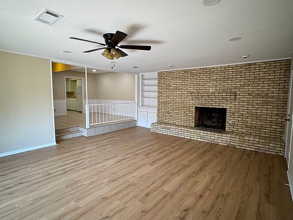 4th image of 1807 Crescent Dr
