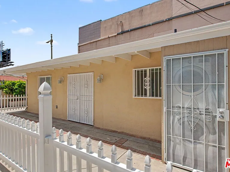 2153 Glendon Ave — Photo 14