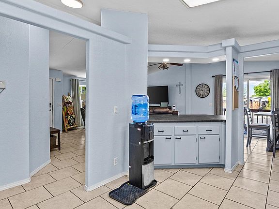 4th image of 416 Glendale Way
