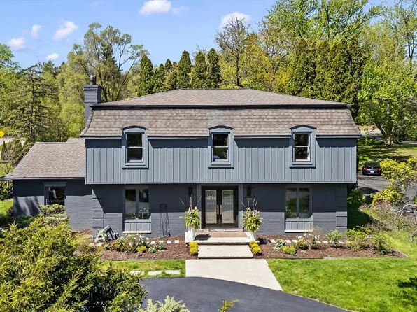 25080 Glynholm Ct, Bloomfield Hills, MI 48301