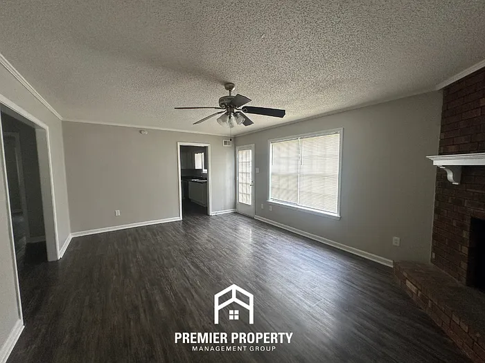 2105 Woodfield Park Rd — Photo 3