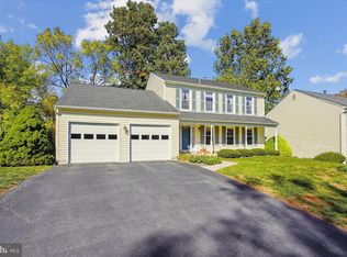 317 Cardinal Glen Cir, Sterling, VA 20164