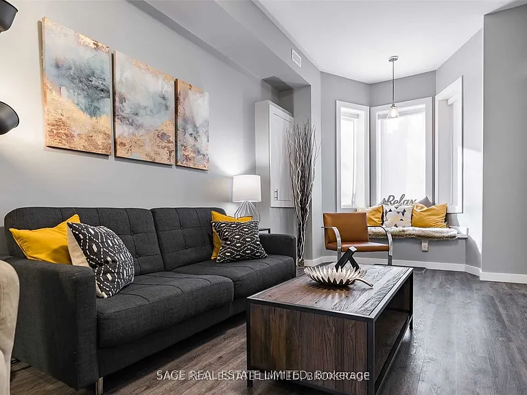 247 Lisgar St — Photo 1