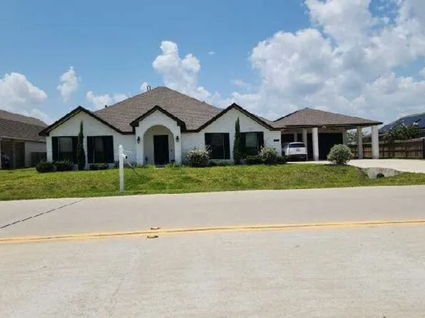 3606 Pedregal Rd, Dickinson, TX 77539