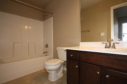 2nd image of 2720 W Willowlake Dr
