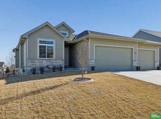 11909 S 212th St, Gretna, NE 68028