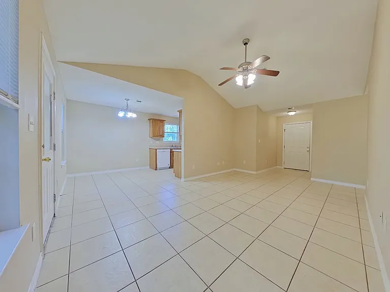 2560 Kingston Rd — Photo 5