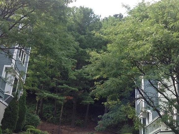 Townhouse is located on the hill near the beautiful park